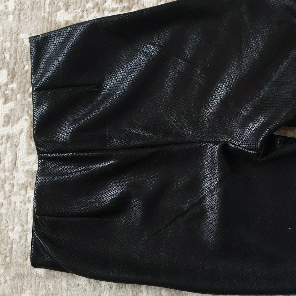 NEW Tahari Faux Leather Snakeskin Skinny Pants Small Black - Picture 11 of 16